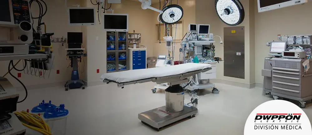 Quirófano con sistema electrico aislado y equipo indispensable para una cirugia